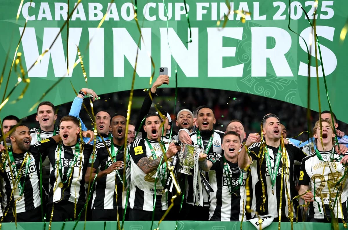 Obrazek newsa : Carabao Cup: Newcastle pokonuje w finale Liverpool i wygrywa rozgrywki!