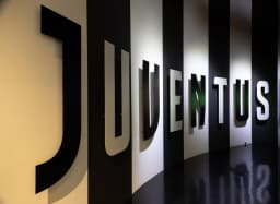 Obrazek news: Zion Suzuki może trafić do Juventusu. PSG rozważa wypożyczenie bramkarza