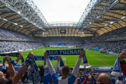 Obrazek news: Lincoln City - Lech Poznań gdzie obejrzeć? Transmisja TV i Online (23.10.2025)