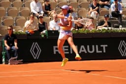 Obrazek news: Iga Świątek odpadła w ćwierćfinale turnieju w Pekinie. Elise Mertens lepsza w dwóch setach